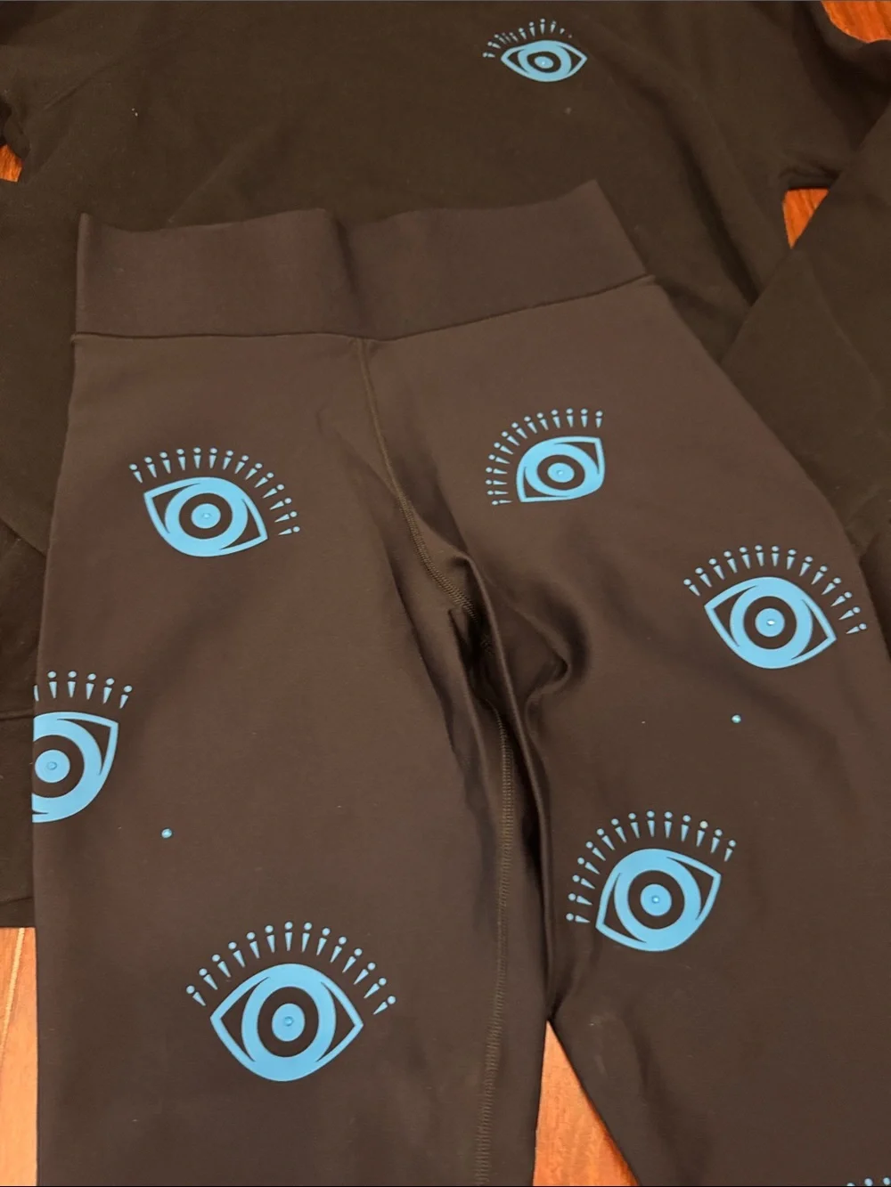 UltraCor Evil Eye Print Leggings with matching sweatshirt, size Small